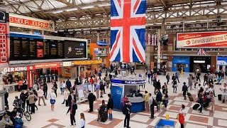 A Walk Through The London Victoria Station London England [upl. by Hcab544]